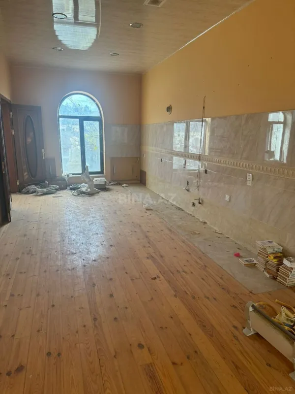 Satılır 5 otaqlı həyət evi 430 m²