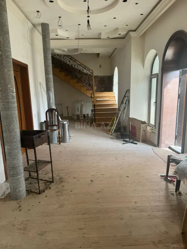 Satılır 5 otaqlı həyət evi 430 m²