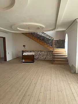 Satılır 5 otaqlı həyət evi 430 m²