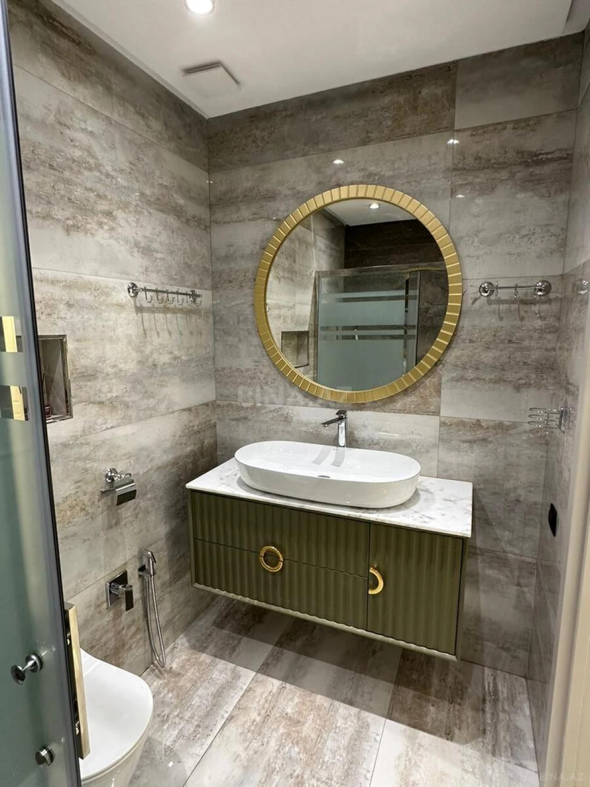 Satılır 3 otaqlı mənzil 104 m²