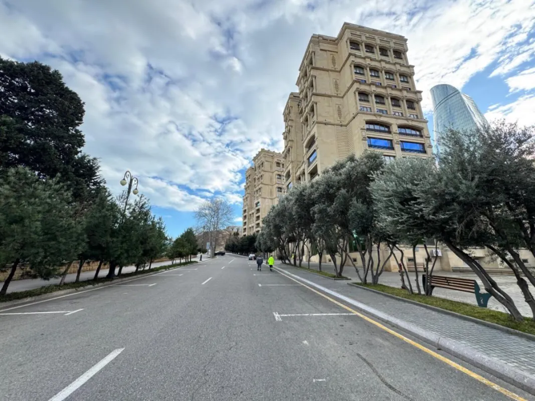 Satılır 3 otaqlı mənzil 120 m²