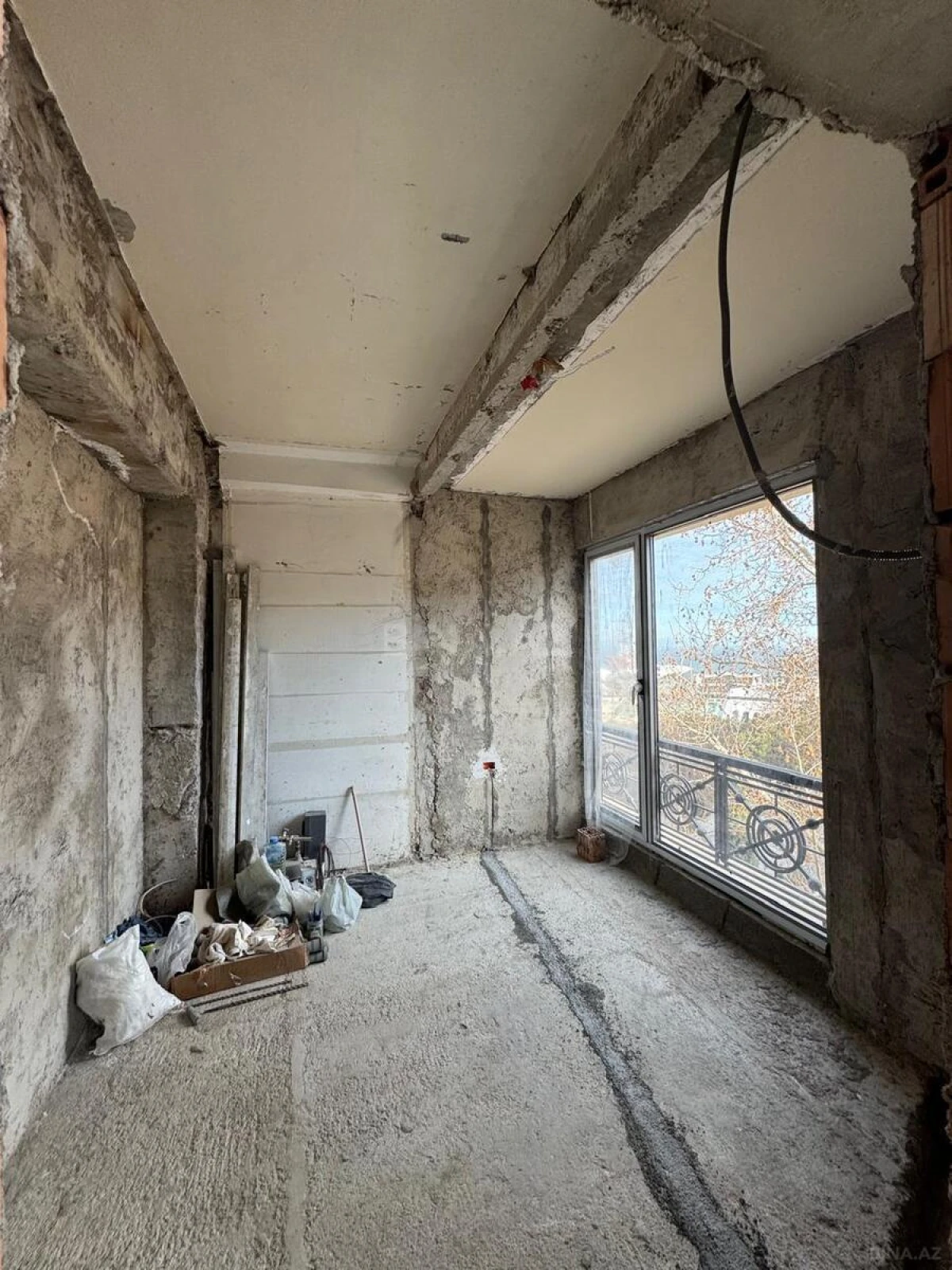 Satılır 3 otaqlı mənzil 120 m²