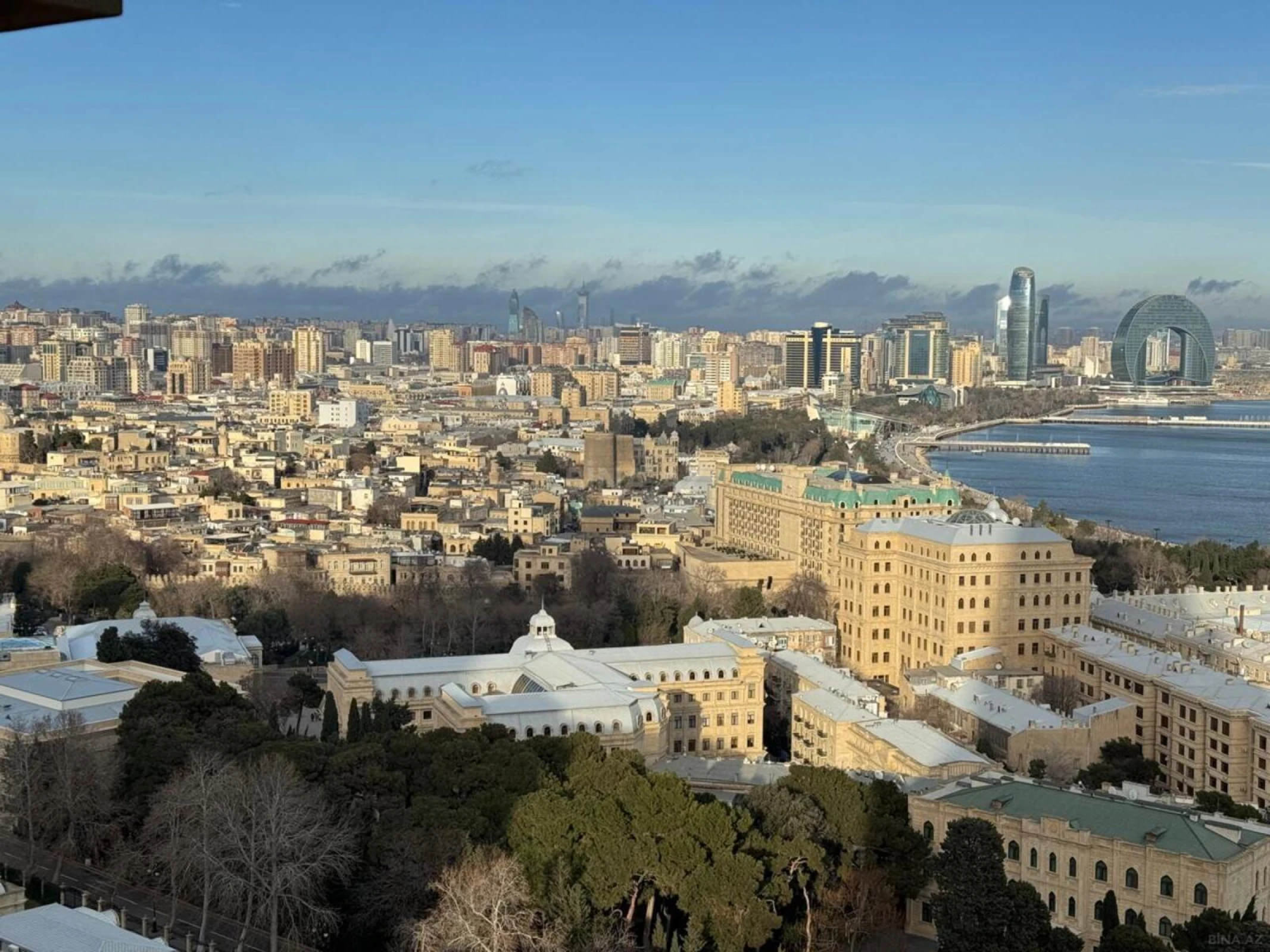 Satılır 3 otaqlı mənzil 120 m²