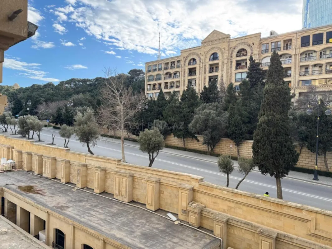 Satılır 3 otaqlı mənzil 120 m²