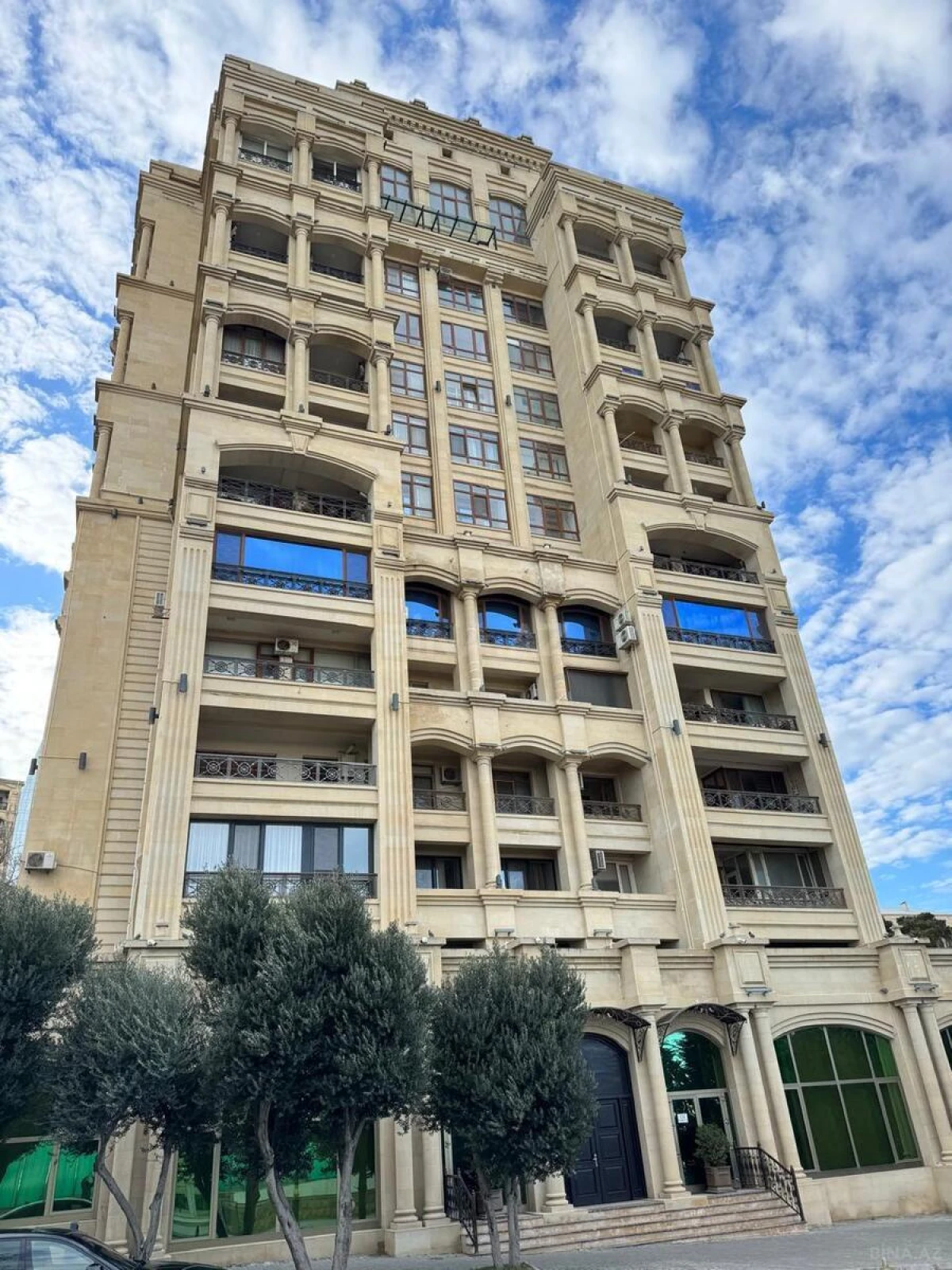 Satılır 3 otaqlı mənzil 120 m²