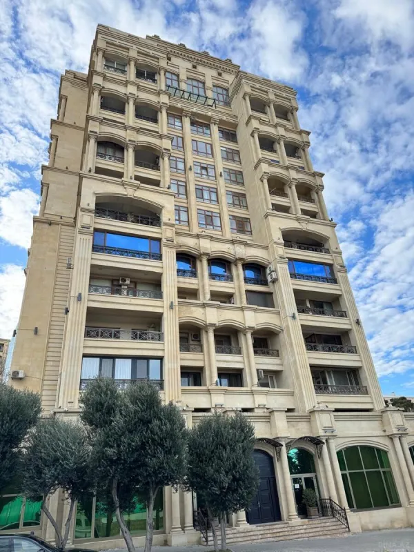 Satılır 3 otaqlı mənzil 120 m²