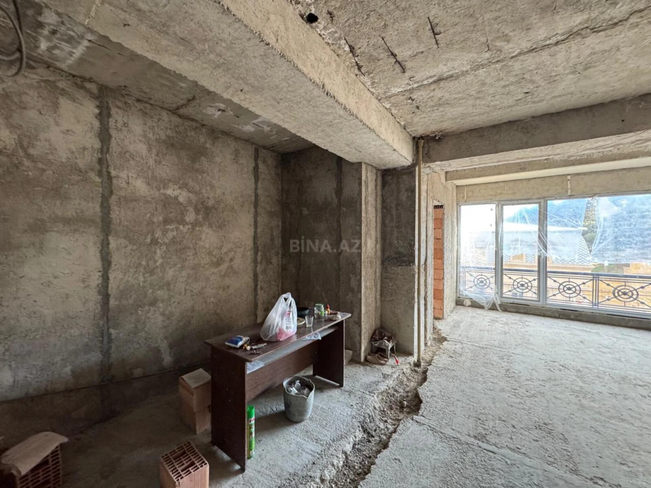 Satılır 3 otaqlı mənzil 120 m²