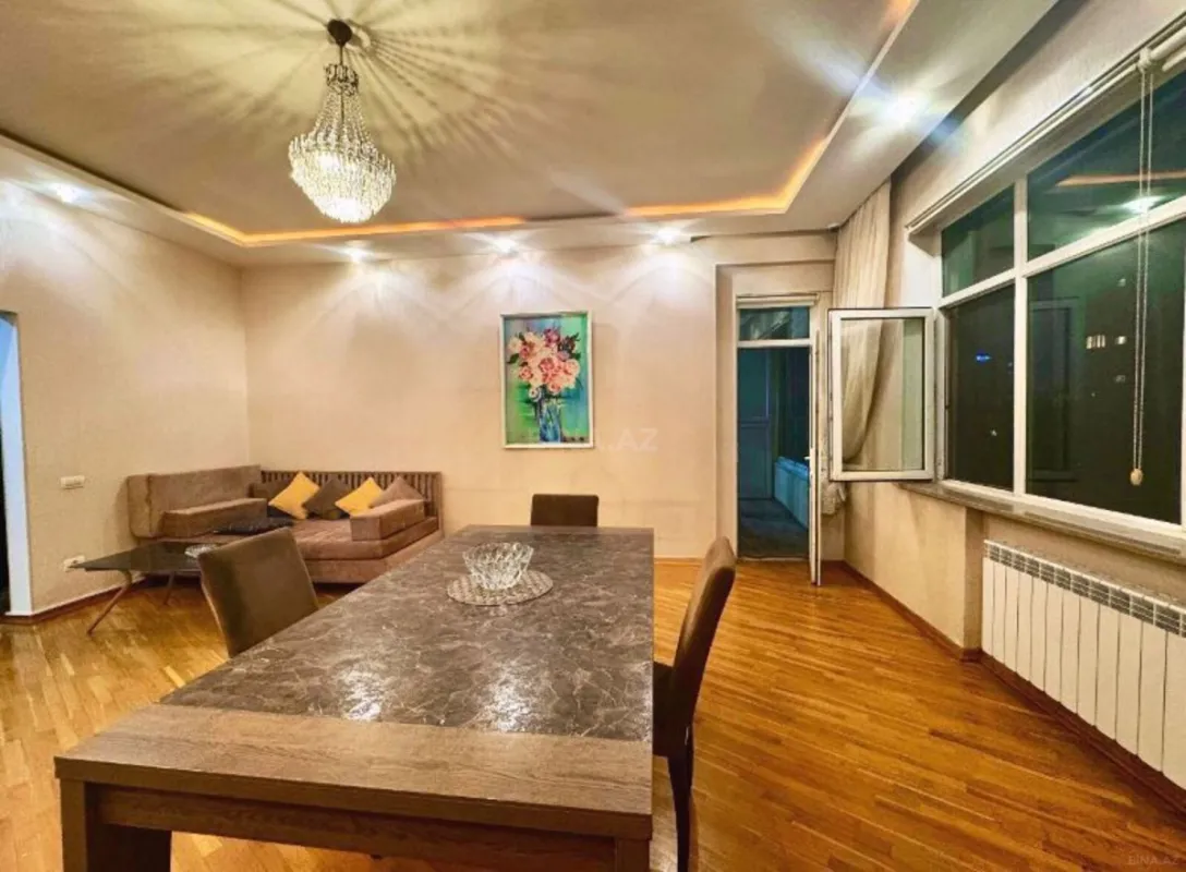 Kirayə verilir 2 otaqlı mənzil 101 m²