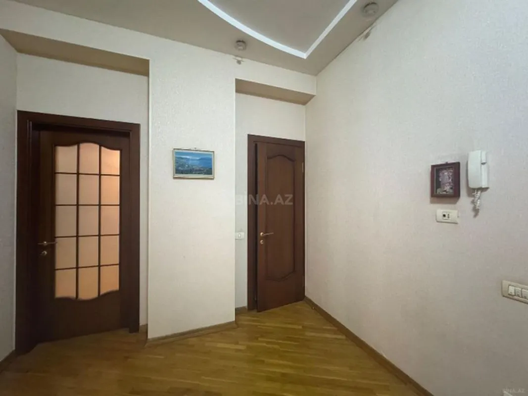 Kirayə verilir 2 otaqlı mənzil 101 m²