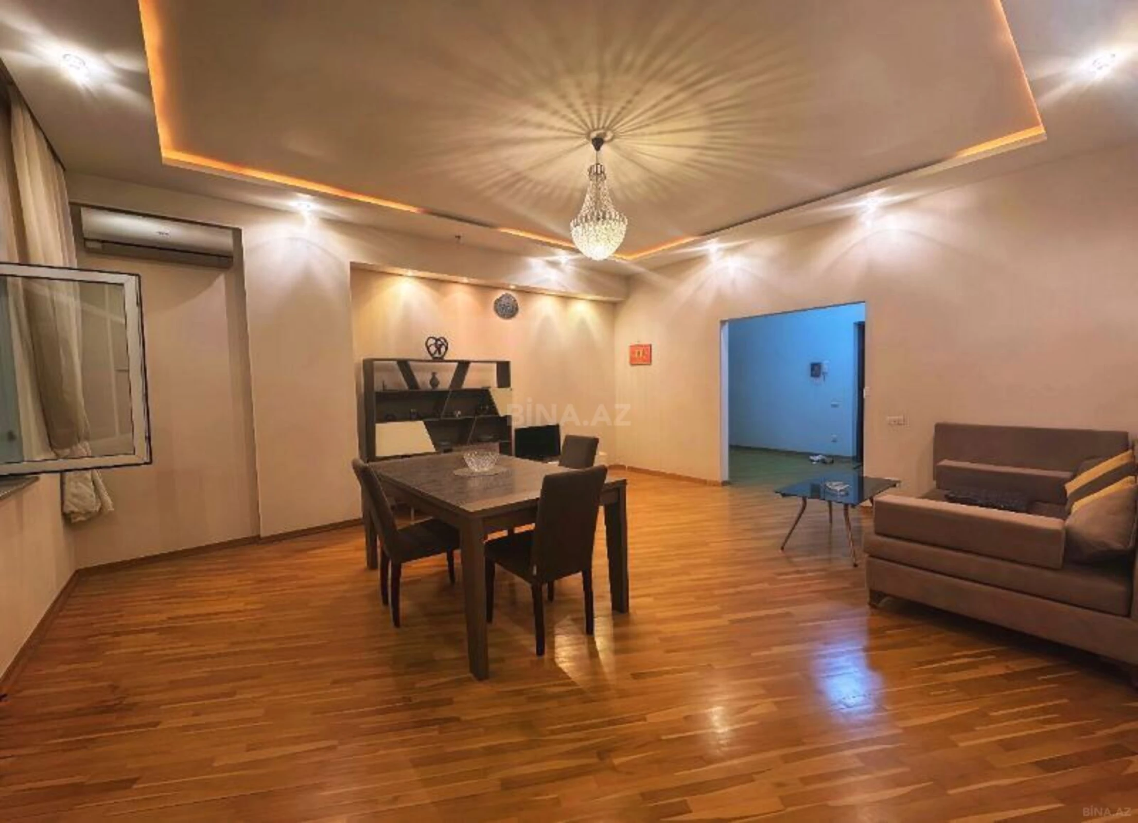 Kirayə verilir 2 otaqlı mənzil 101 m²