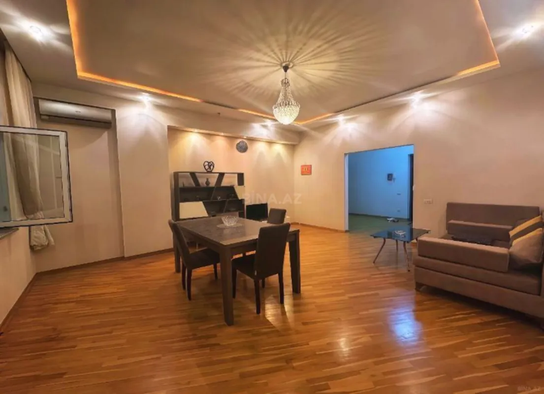 Kirayə verilir 2 otaqlı mənzil 101 m²