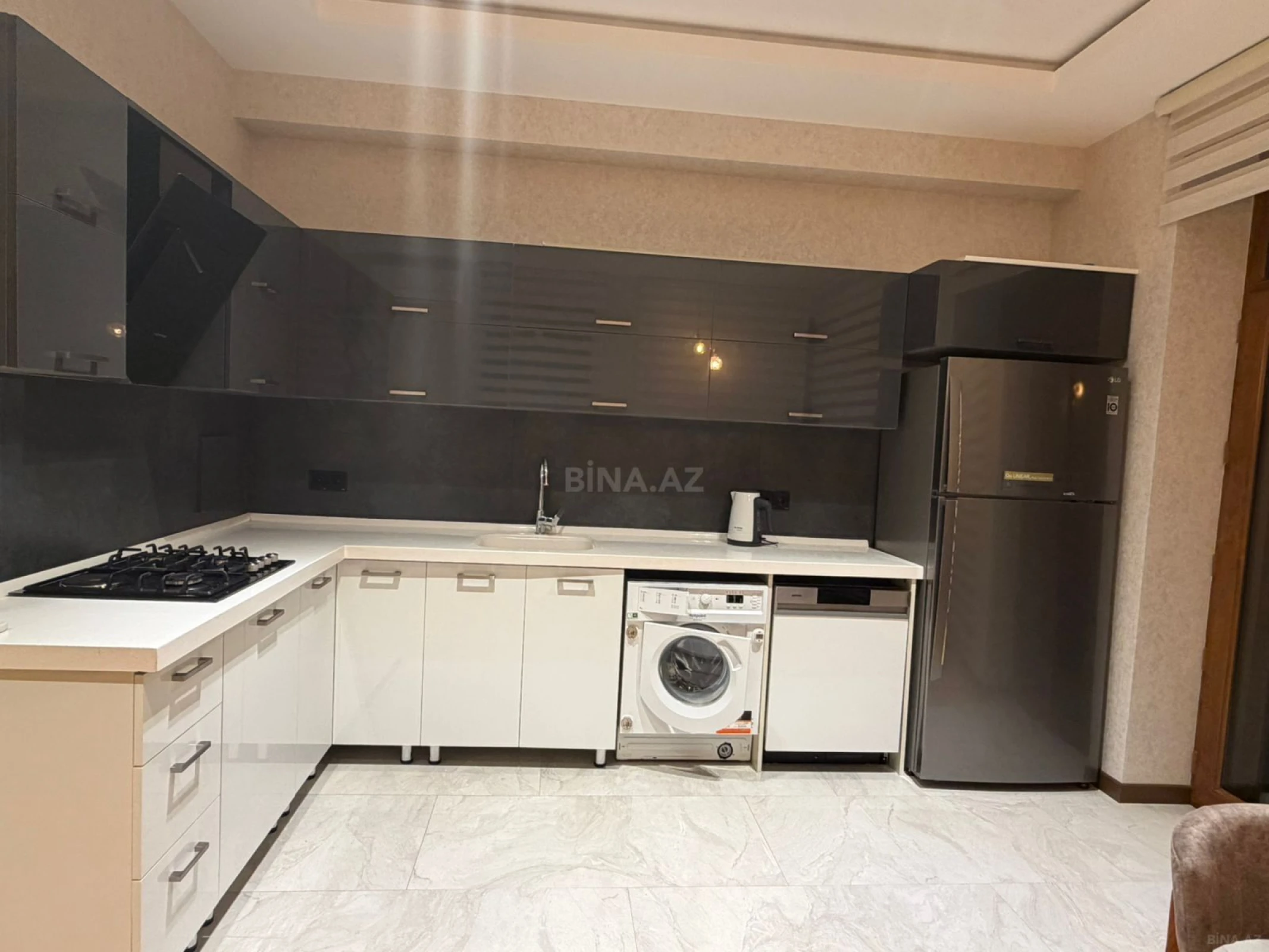 Kirayə verilir 2 otaqlı mənzil 87 m²