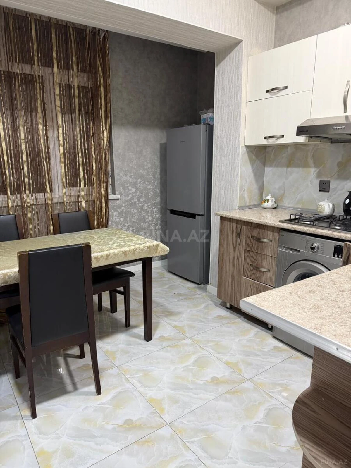 Kirayə verilir 3 otaqlı mənzil 99 m²