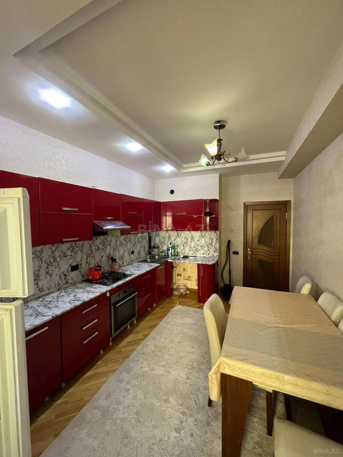 Kirayə verilir 3 otaqlı mənzil 137 m²