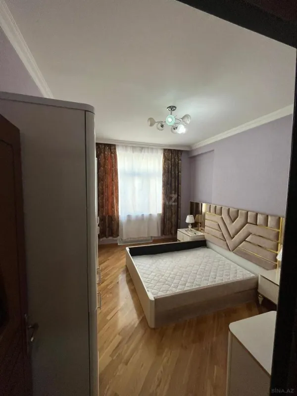 Kirayə verilir 3 otaqlı mənzil 137 m²
