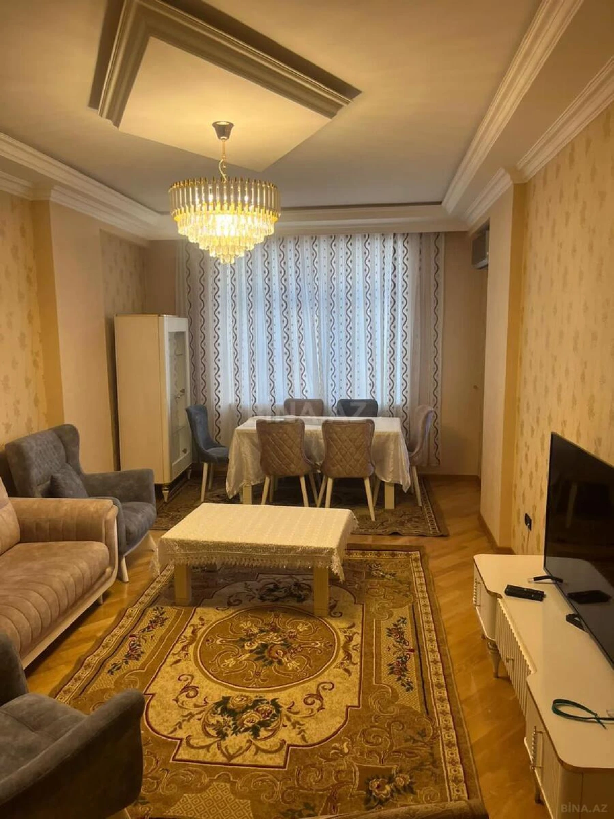 Kirayə verilir 3 otaqlı mənzil 137 m²