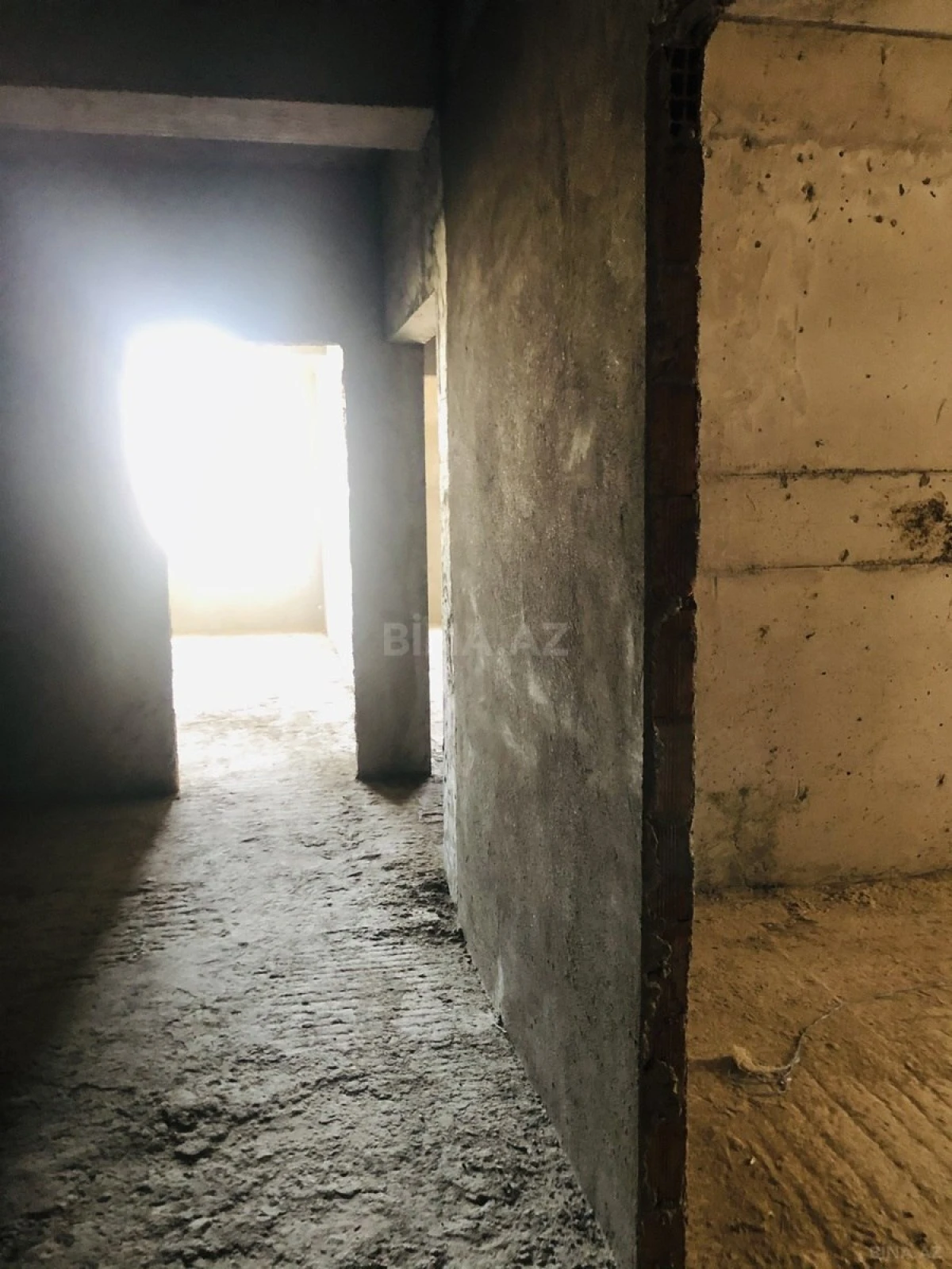 Satılır 3 otaqlı mənzil 168 m²