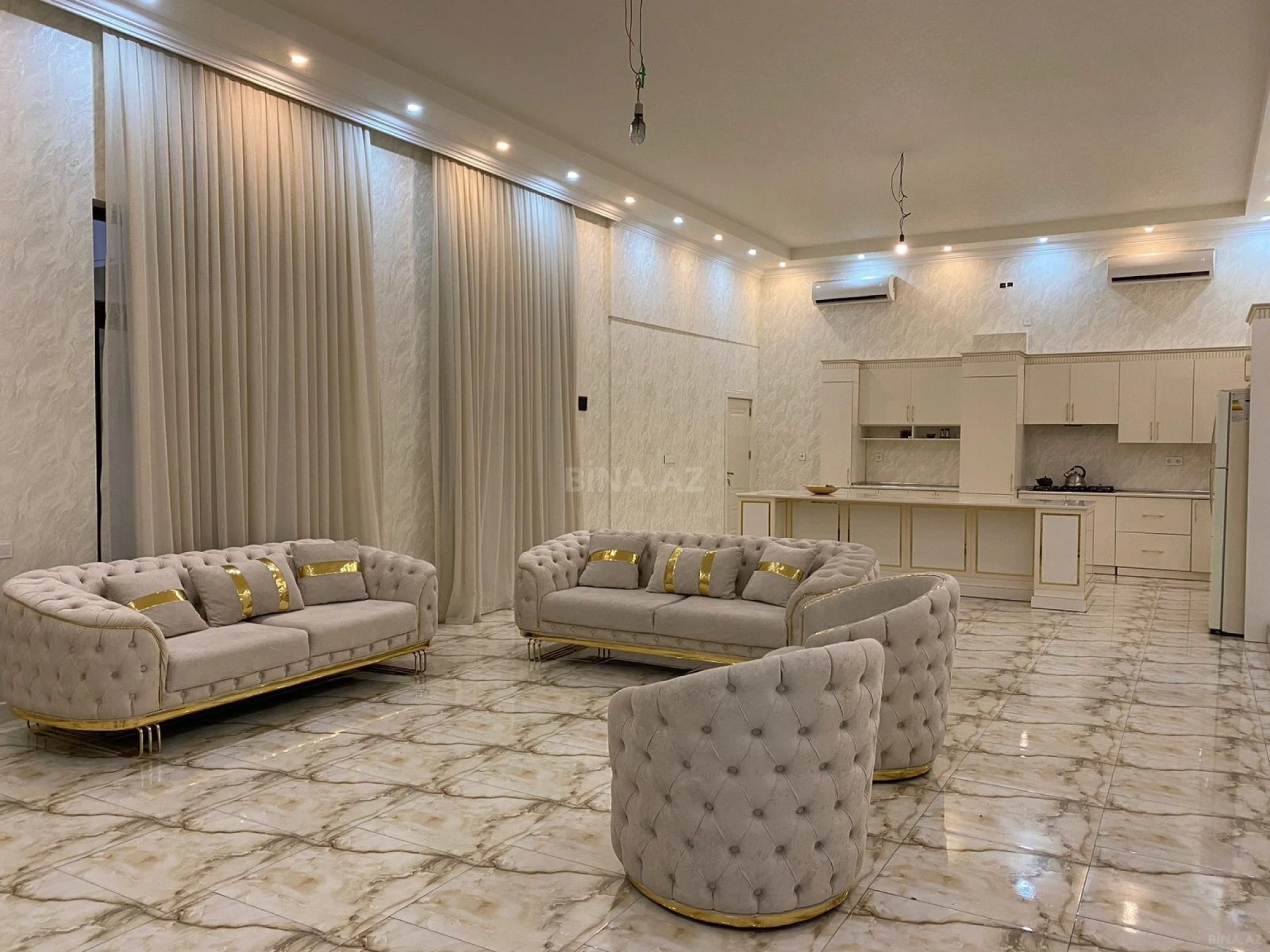 Kirayə verilir 6 otaqlı həyət evi 320 m²