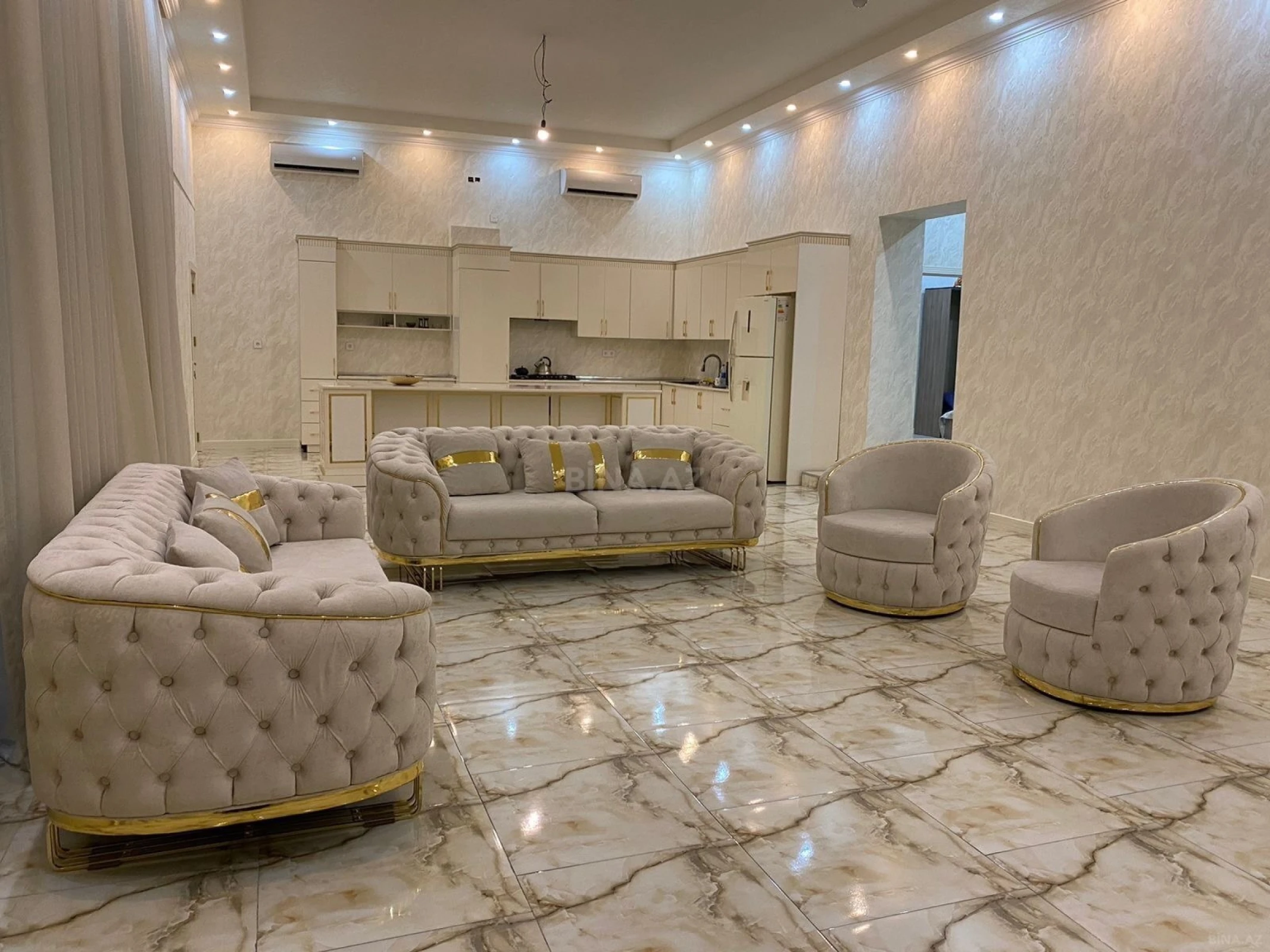 Kirayə verilir 6 otaqlı həyət evi 320 m²