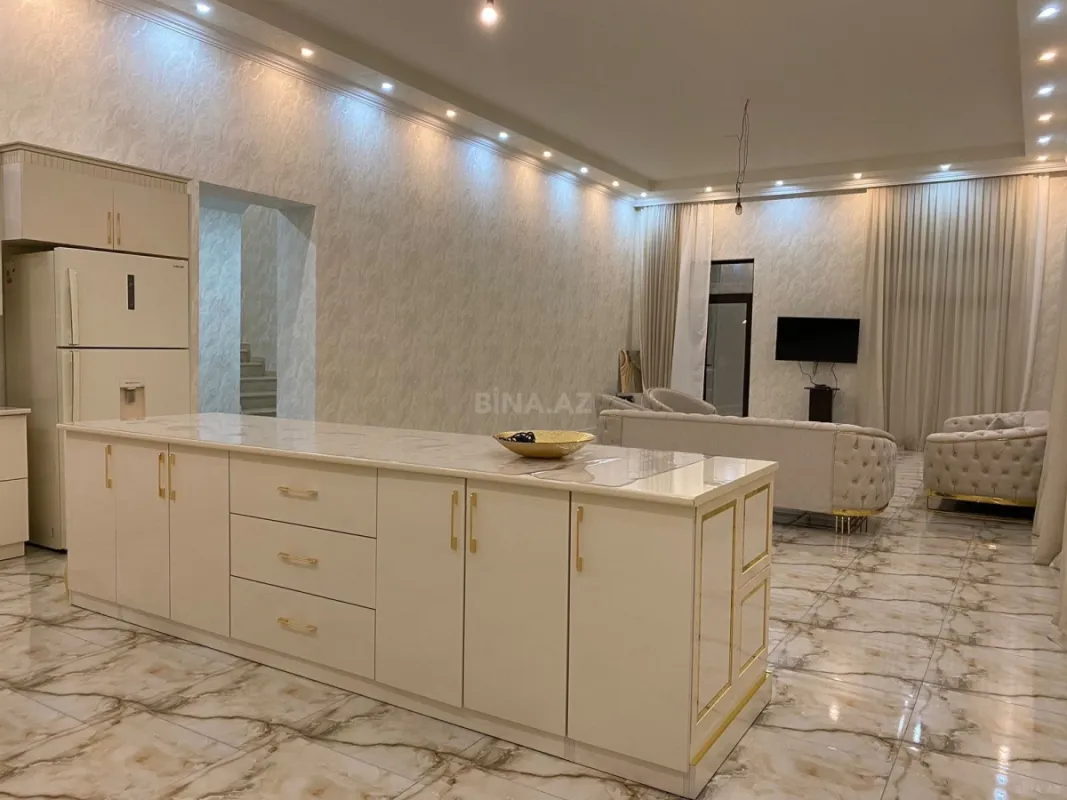 Kirayə verilir 6 otaqlı həyət evi 320 m²