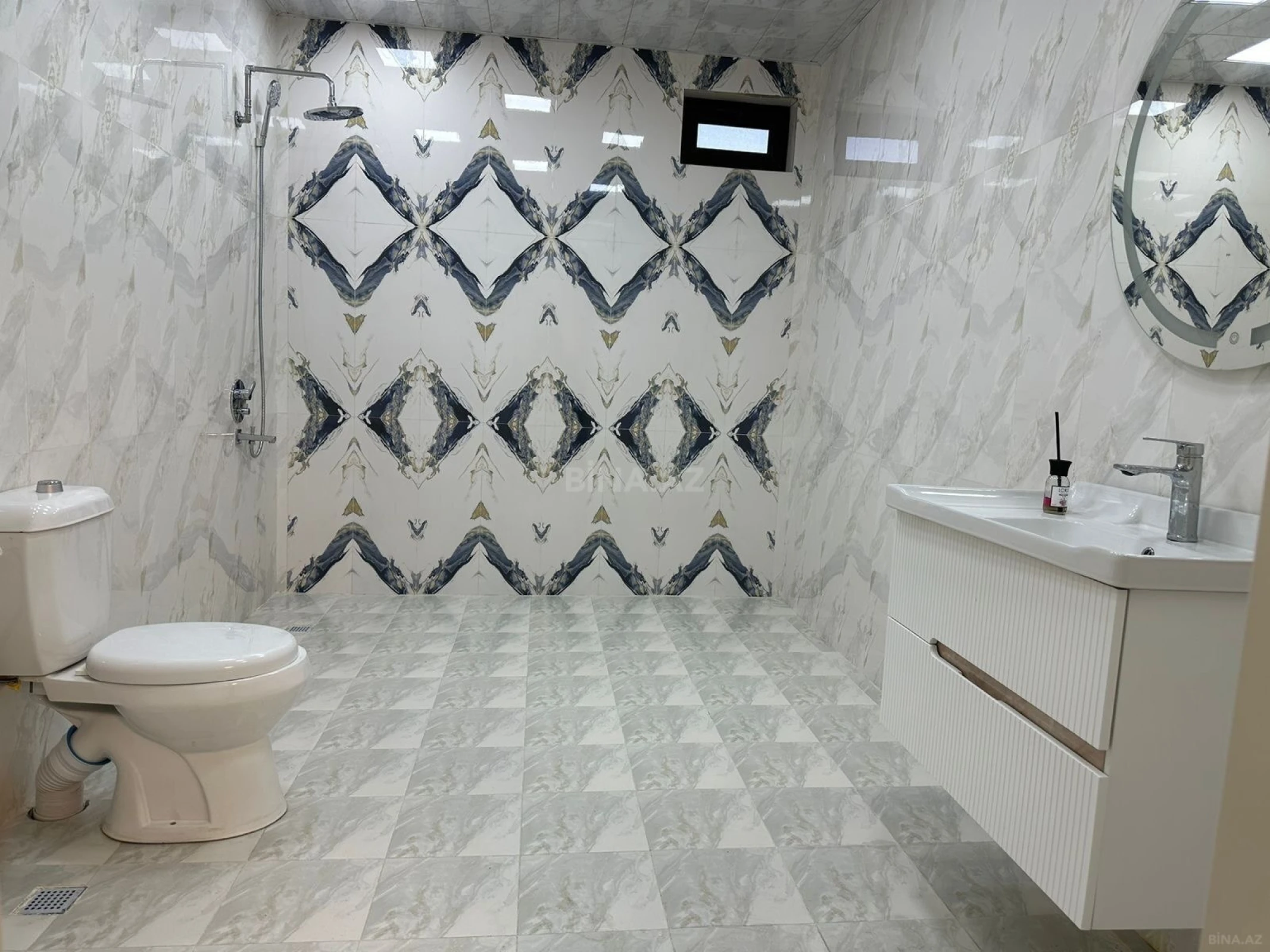 Kirayə verilir 6 otaqlı həyət evi 320 m²