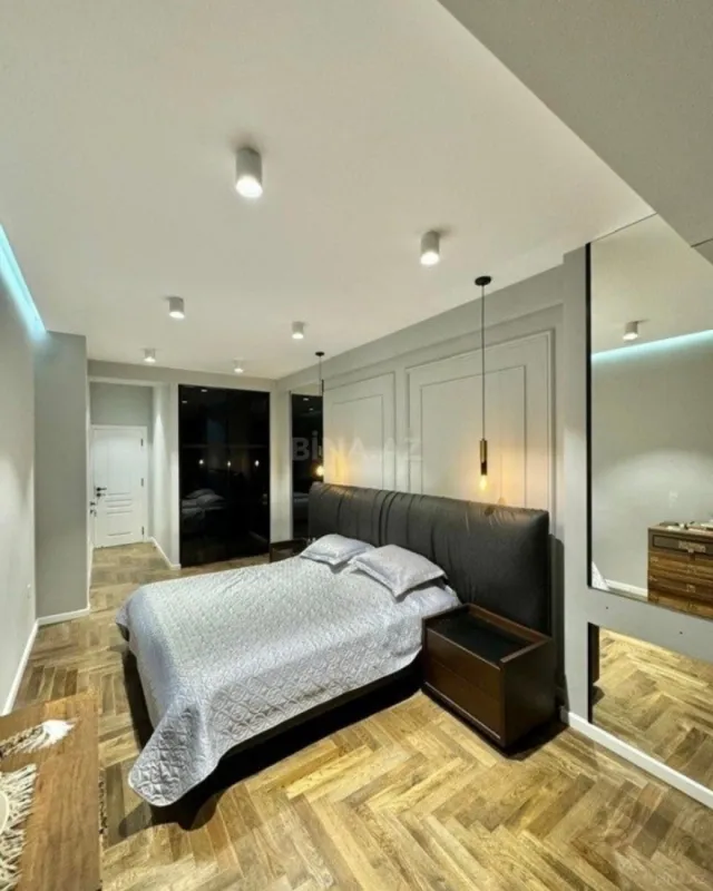 Satılır 3 otaqlı mənzil 125 m²