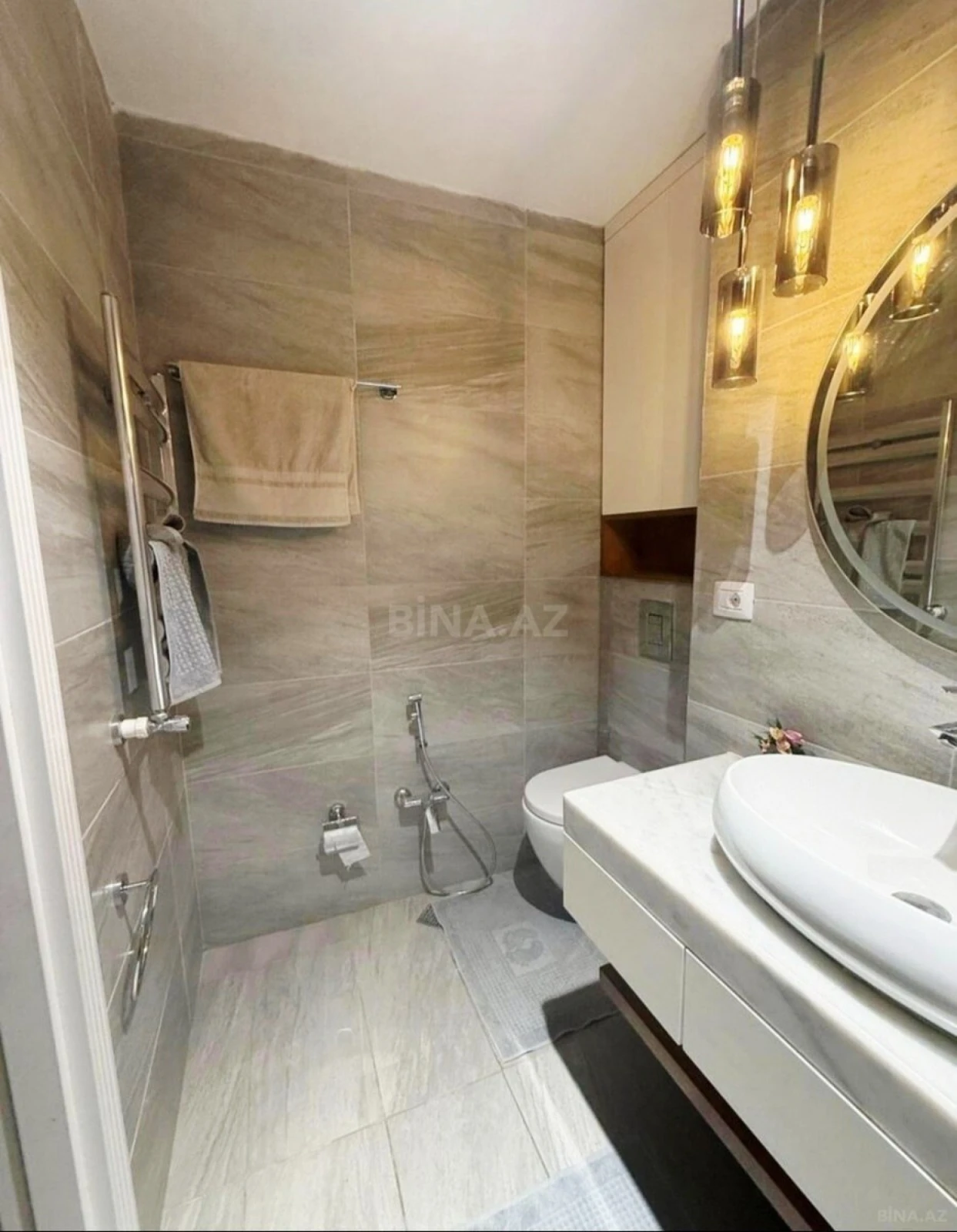 Satılır 3 otaqlı mənzil 125 m²