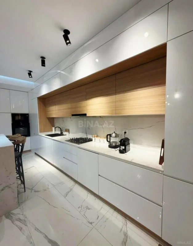 Satılır 3 otaqlı mənzil 125 m²