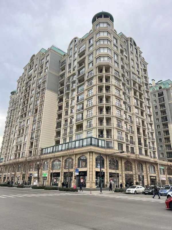 Satılır 3 otaqlı mənzil 120 m²