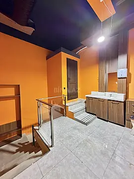 Kirayə verilir obyekt 143 m²