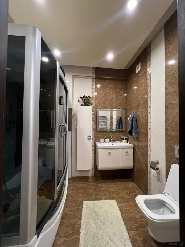 Satılır 4 otaqlı mənzil 190 m²