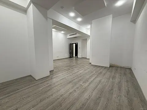 Kirayə verilir 4 otaqlı ofis 250 m²