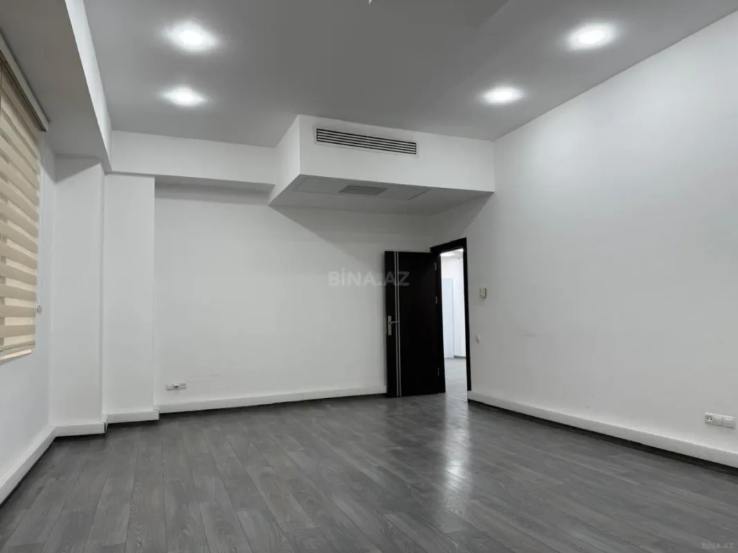 Kirayə verilir 4 otaqlı ofis 250 m²