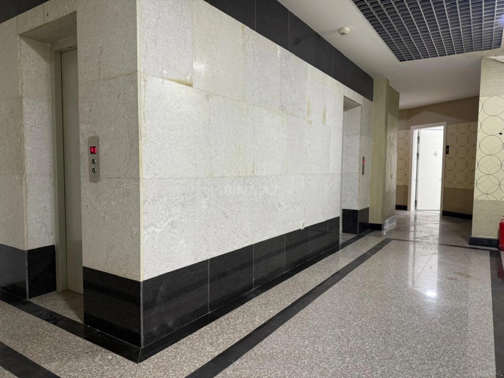 Kirayə verilir 4 otaqlı ofis 250 m²