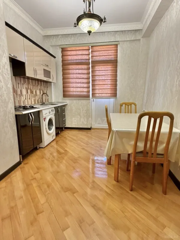 Kirayə verilir 2 otaqlı mənzil 85 m²