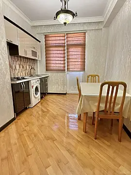 Kirayə verilir 2 otaqlı mənzil 85 m²
