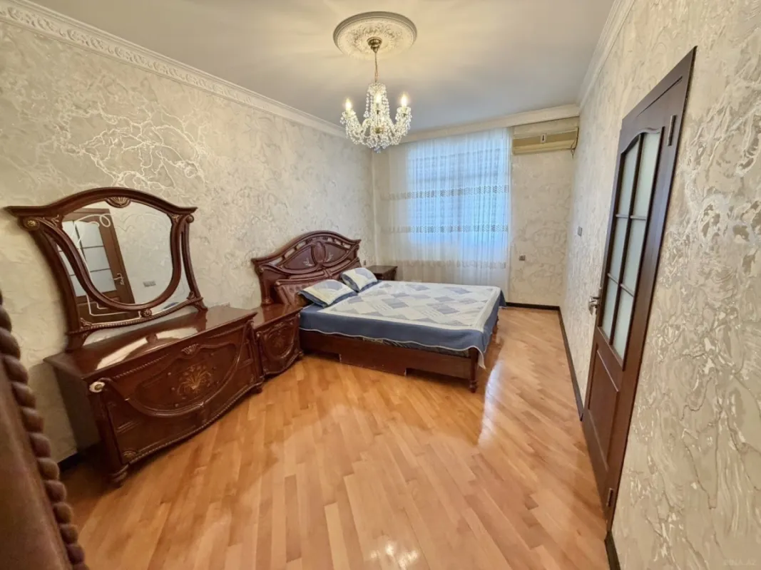 Kirayə verilir 2 otaqlı mənzil 85 m²