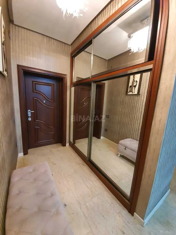 Satılır 3 otaqlı mənzil 110 m²