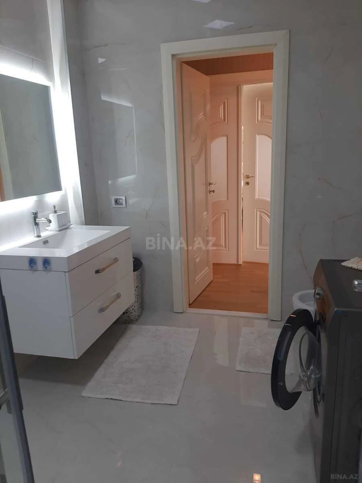 Satılır 3 otaqlı mənzil 110 m²