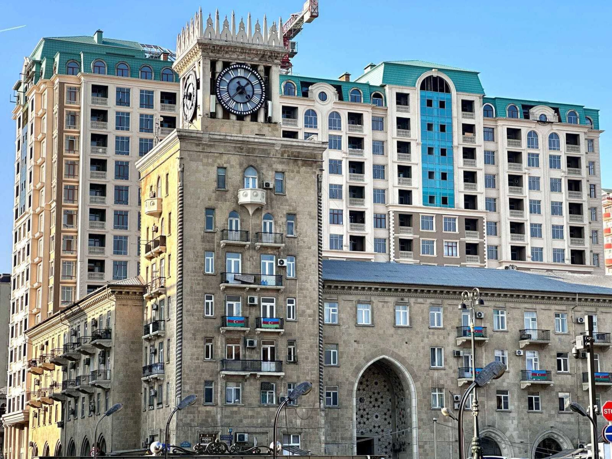 Satılır 4 otaqlı mənzil 167 m²