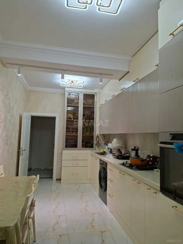 Satılır 3 otaqlı mənzil 110 m²