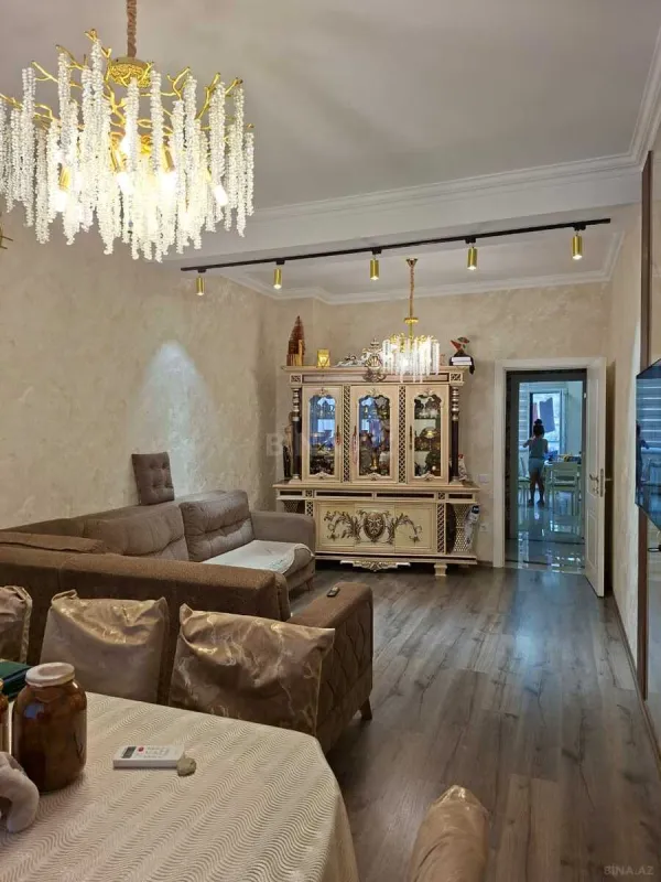 Satılır 3 otaqlı mənzil 110 m²