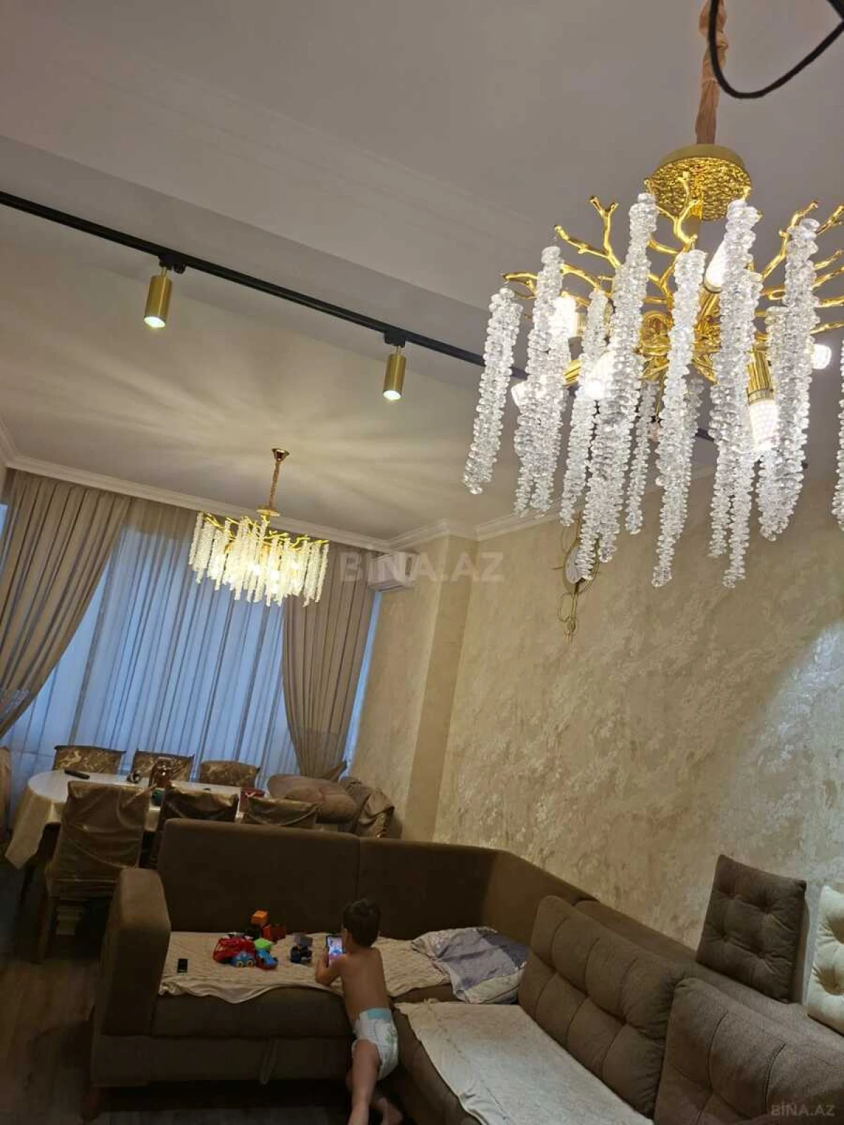 Satılır 3 otaqlı mənzil 110 m²