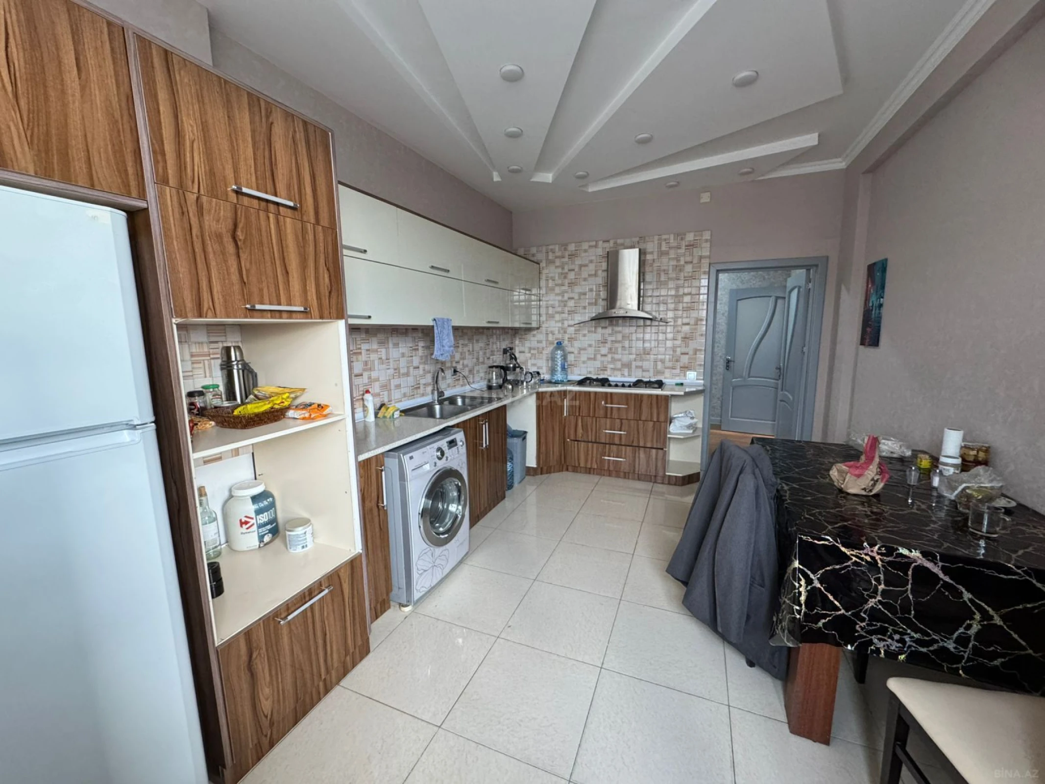 Satılır 3 otaqlı mənzil 145 m²