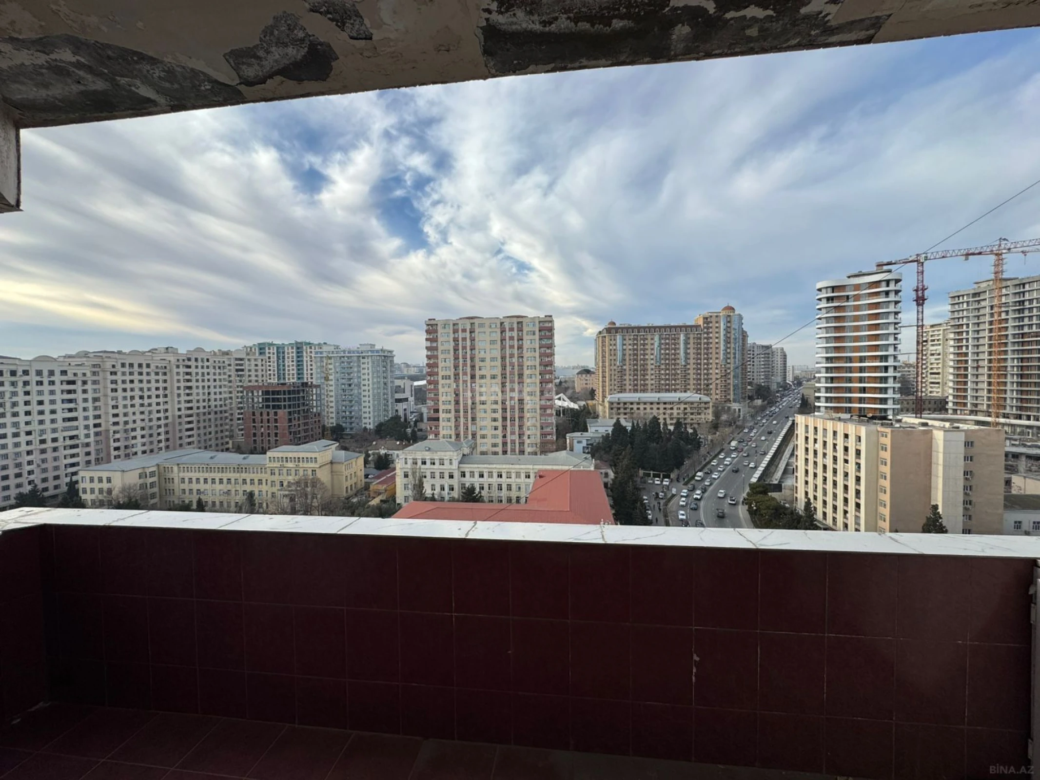 Satılır 3 otaqlı mənzil 145 m²