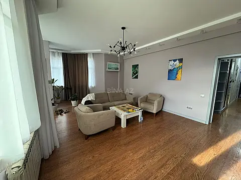 Satılır 3 otaqlı mənzil 145 m²