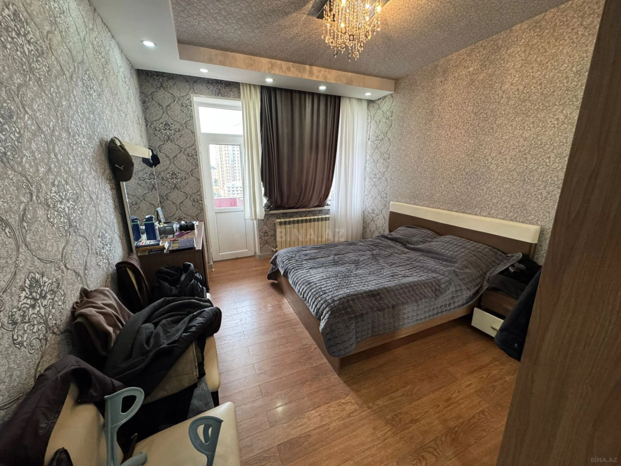 Satılır 3 otaqlı mənzil 145 m²