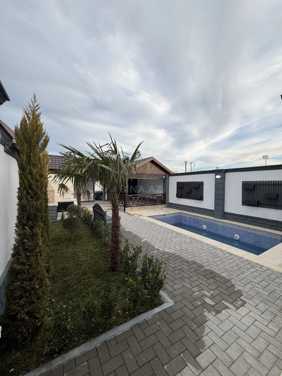 Satılır 4 otaqlı həyət evi 140 m²