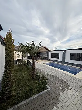 Satılır 4 otaqlı həyət evi 140 m²