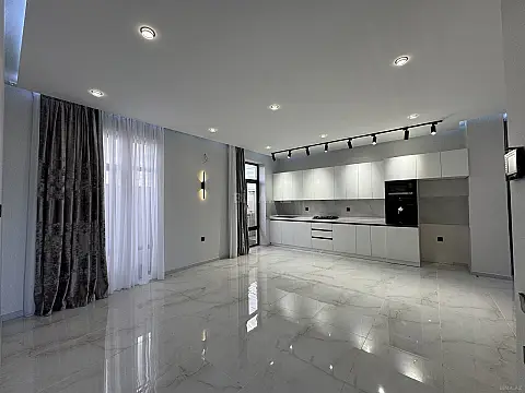 Satılır 4 otaqlı həyət evi 140 m²